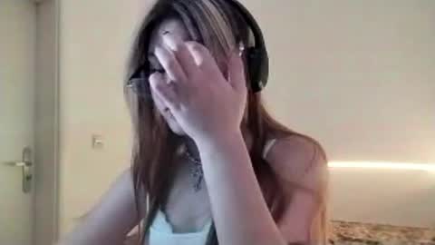 Lolly online show from April 7, 4:20 pm