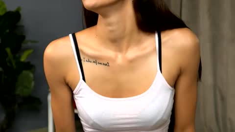 Rena online show from November 24, 1:43 pm