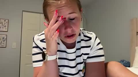 renimoonxo online show from July 1, 11:52 am
