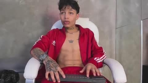 Ren online show from December 13, 7:53 pm