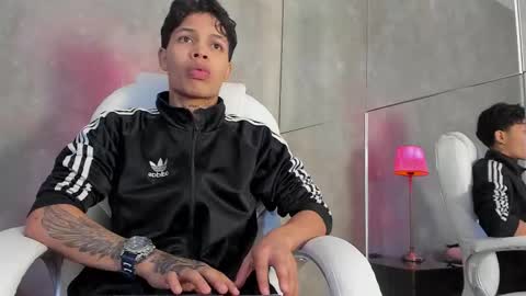 Ren online show from December 3, 3:07 am