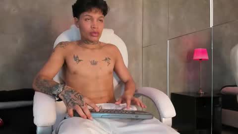 Ren online show from December 16, 8:15 pm