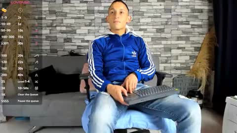 Snapshot of rey_masterhot chatting on October 3, 2:32 am reymasterhot online show from October 3, 2:32 am