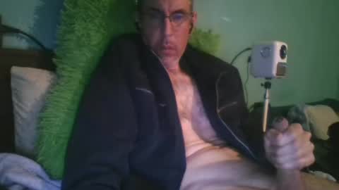 reyes_albert2006 online show from December 9, 8:44 am