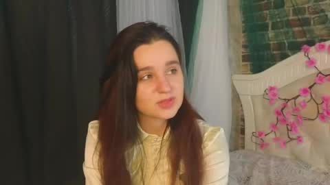 reynaedge online show from May 28, 8:01 am