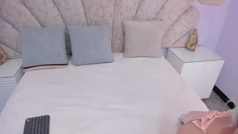 Reze  online show from April 21, 6:48 pm