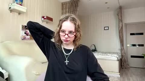 rhiannonmayberry online show from July 21, 11:12 am