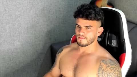 ricardogonzalez666 online show from October 27, 12:10 am