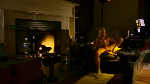 PINK HOLE TWINK online show from February 17, 4:00 am