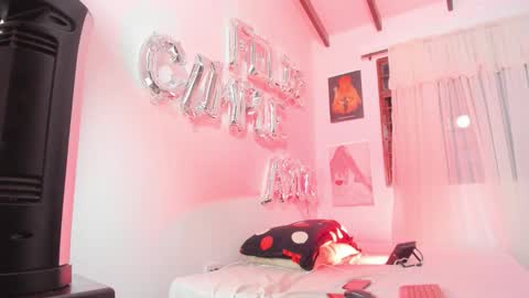 Rihanna hotx online show from March 8, 3:21 am