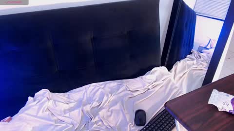 RIHONNA online show from September 19, 2:32 pm