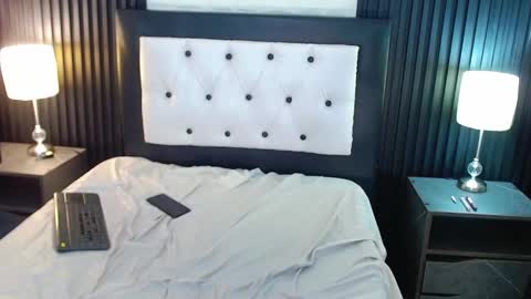 RIHONNA online show from September 17, 8:45 pm