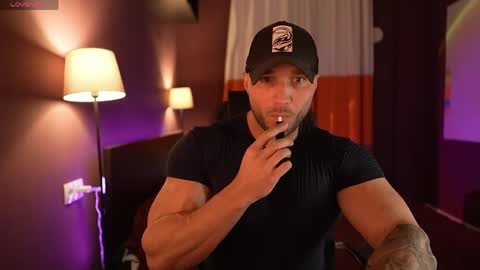 rikadler online show from April 12, 1:48 pm