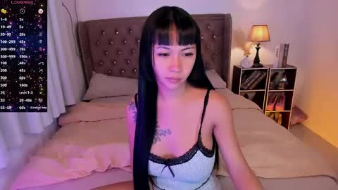 Riley online show from April 27, 3:59 am