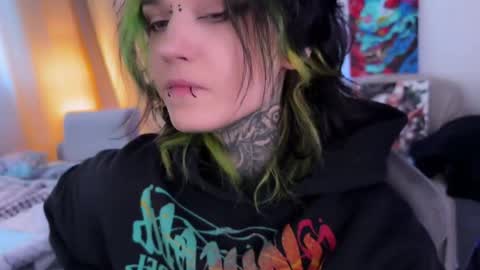   DianaBrite            fansl y online show from April 8, 1:25 pm