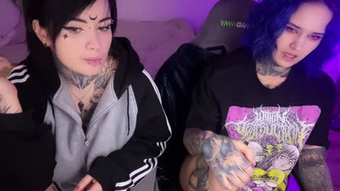   DianaBrite            fansl y online show from January 25, 5:40 pm