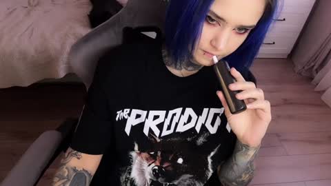   DianaBrite            fansl y online show from February 8, 1:22 pm