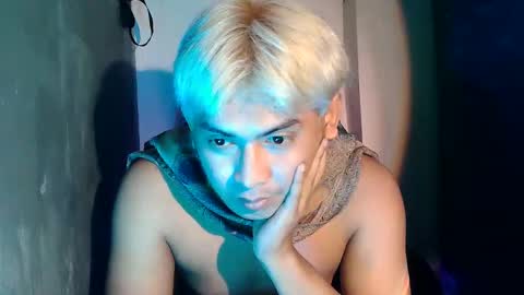 ririhoee online show from April 7, 6:21 pm