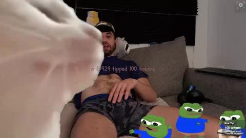 Ryan aka KeylimeRy online show from November 5, 6:10 pm