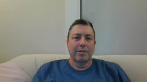 rob_bower_guy online show from December 17, 3:39 am