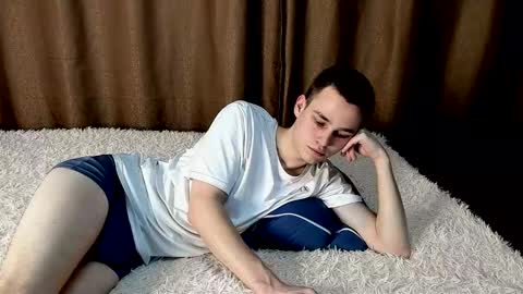 robert10211 online show from February 27, 2:48 am