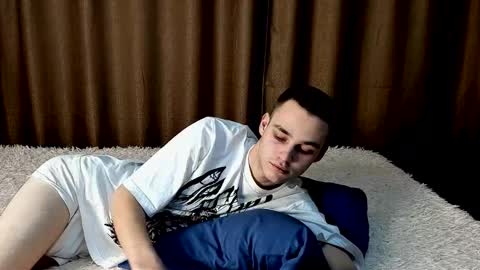 robert10211 online show from February 6, 4:32 pm