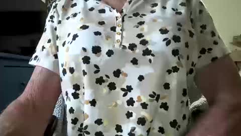 robert online show from October 10, 4:24 pm