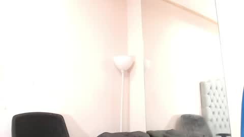 robert_kingg online show from June 2, 8:44 pm