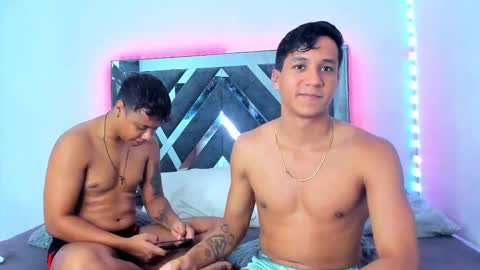 Robert Miller And Mael Thompson  online show from February 12, 4:44 am