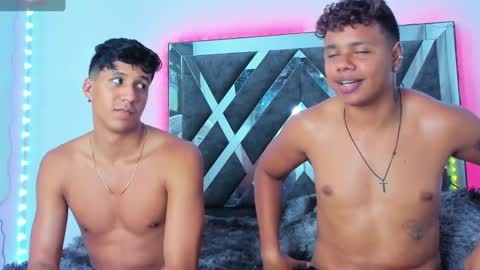 Robert Miller And Mael Thompson  online show from March 11, 5:24 am