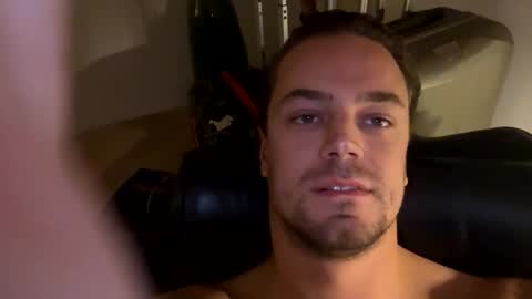 robertooeeerr online show from October 24, 9:04 pm