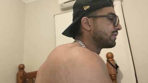 robin1036 online show from April 9, 10:43 am