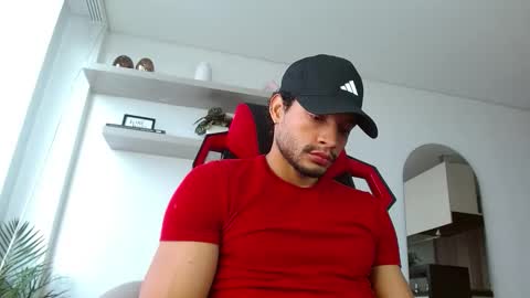 roby_millerr online show from October 11, 7:06 pm