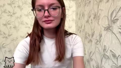 robynsentinella online show from January 11, 11:44 pm