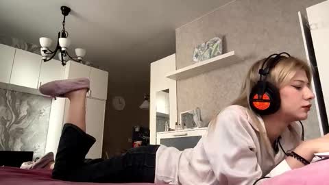 Anny online show from March 5, 11:52 am