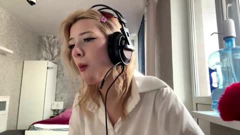 Anny online show from February 7, 11:13 am