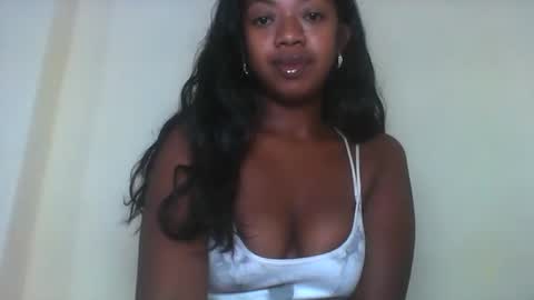 rochellinah online show from April 2, 12:40 am