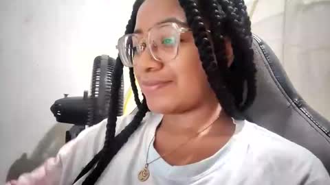 Is A Belle online show from November 26, 11:18 am