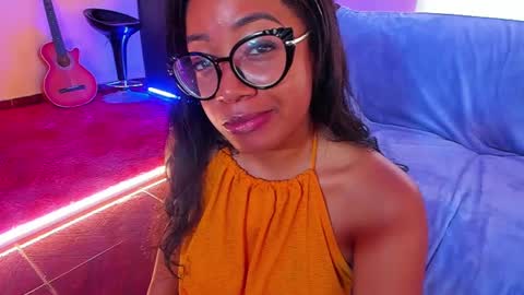 Snapshot of romantic_stargirl chatting on February 18, 3:20 pm Is A Belle online show from February 18, 3:20 pm