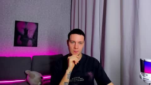 ARI  BRYAN online show from March 4, 3:00 am