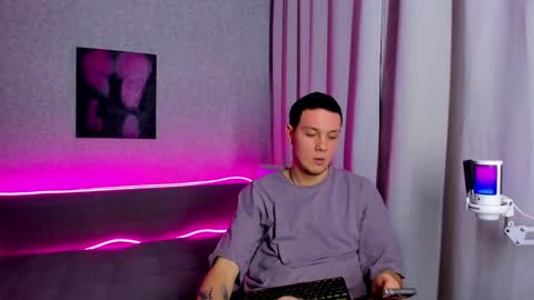 ARI  BRYAN online show from March 5, 12:27 am