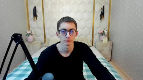 ronbevs online show from May 6, 8:15 pm