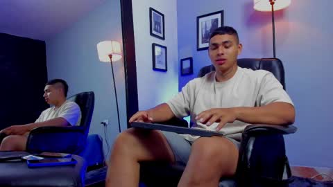 RonnieCanford online show from April 18, 11:38 pm