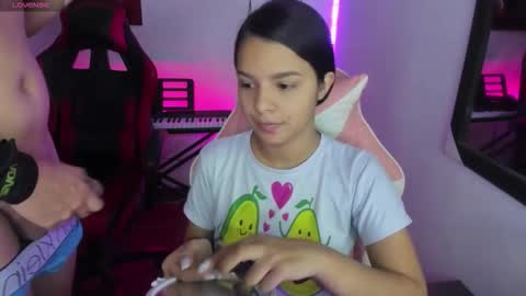  MIA AND PAUL online show from March 1, 7:18 pm