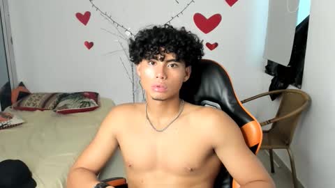 rory_peters_ online show from March 4, 7:11 pm