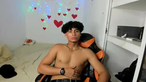 rory_peters_ online show from March 8, 4:44 pm