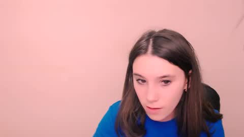 Snapshot of rosalais_ chatting on October 23, 7:10 am Rose online show from October 23, 7:10 am