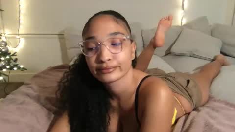 Rosalina online show from December 22, 7:37 am