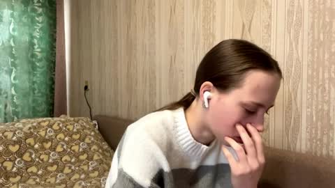 Emma online show from April 8, 2:14 am