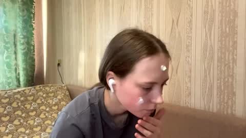 Emma online show from April 7, 2:02 am